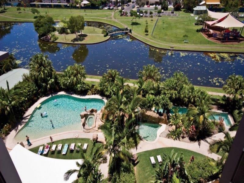 The Mirage Resort Alexandra Headland Kültér fotó